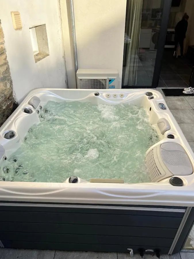Le Loft Jacuzzi Villa Ploermel 0*,